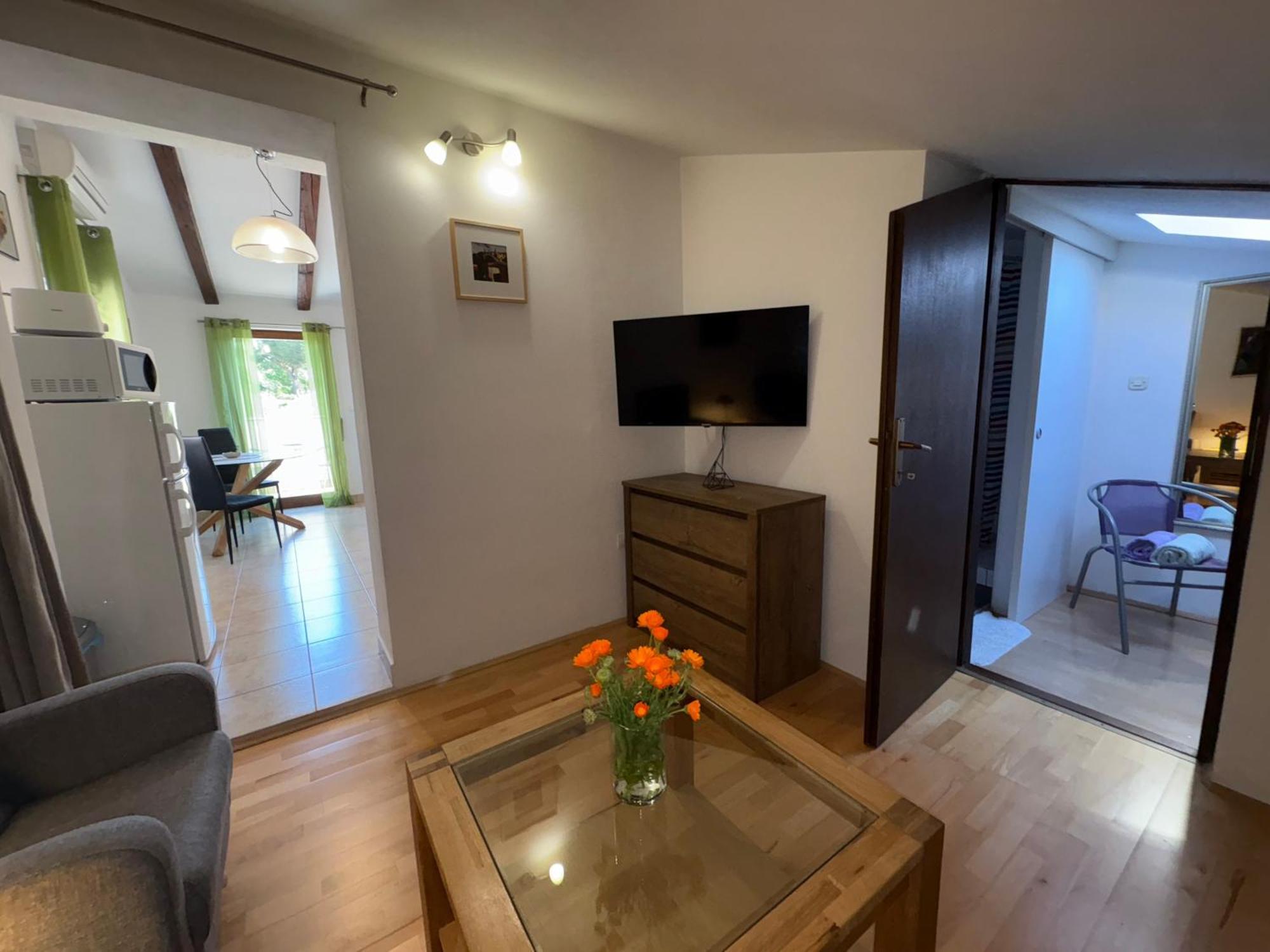 Apartman Rosa 2 *